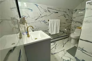 18 Hall Ave, Newport, RI 02840 - Photo 16