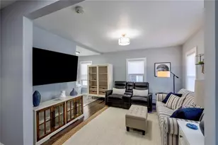 18 Hall Ave, Newport, RI 02840 - Photo 10