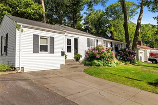 14 Woodhill Dr, Cranston, RI 02920 - Photo 44