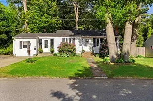 14 Woodhill Dr, Cranston, RI 02920 - Photo 12