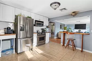 14 Woodhill Dr, Cranston, RI 02920 - Photo 2