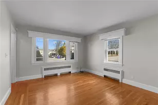 196 Wardlaw Ave, Providence, RI 02908 - Photo 2