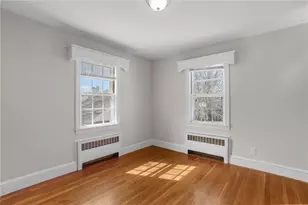 196 Wardlaw Ave, Providence, RI 02908 - Photo 16