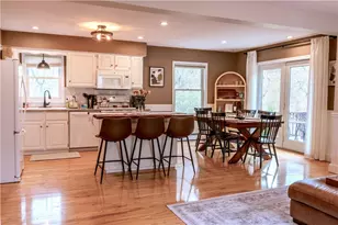 435 Allen Ave, South Kingstown, RI 02879 - Photo 4