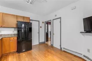 95 Corinth St, Providence, RI 02907 - Photo 10