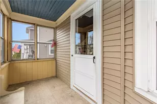 95 Corinth St, Providence, RI 02907 - Photo 14