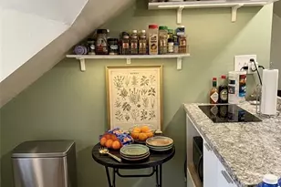 15 Monticello St St, Providence, RI 02904 - Photo 4