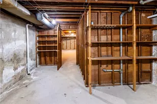 10 Potter Dr, Providence, RI 02907 - Photo 24