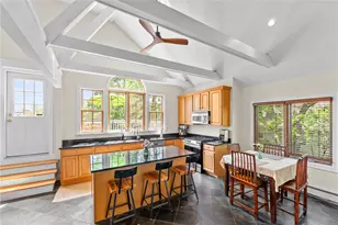 81 Larch St, Providence, RI 02906 - Photo 10
