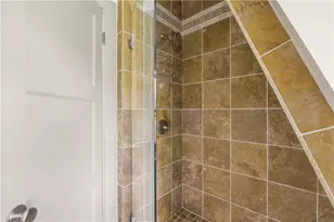 364 Bellevue Ave, Newport, RI 02840 - Photo 22