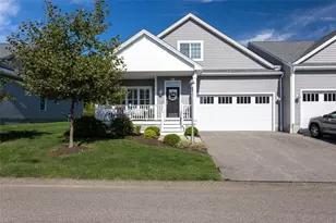 281 Wickford Ct, North Kingstown, RI 02852 - Photo 2