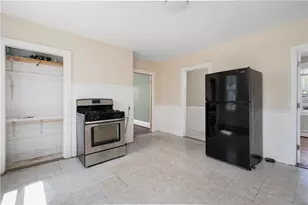 217 Amherst St, Providence, RI 02909 - Photo 10