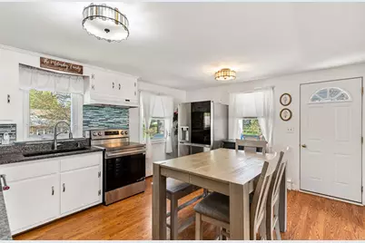 39 Oakland Drive, West Warwick, RI 02893 - Photo 6