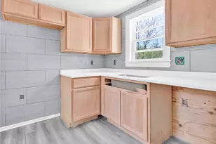 6 Shafter St, Providence, RI 02909 - Photo 8