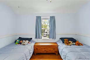 145 Massasoit Dr, Warwick, RI 02888 - Photo 30