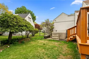 145 Massasoit Dr, Warwick, RI 02888 - Photo 36