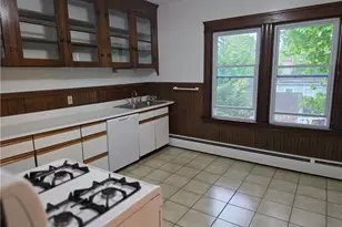 133 Clifford St, Pawtucket, RI 02860 - Photo 2