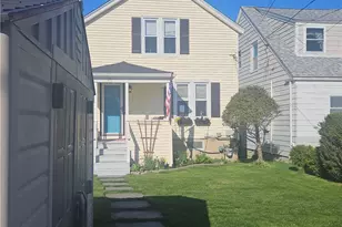 45 Cedar Ave, Portsmouth, RI 02871 - Photo 2