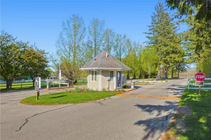 77 Windward Ln, Bristol, RI 02809 - Photo 32