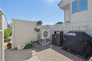 77 Windward Ln, Bristol, RI 02809 - Photo 4
