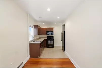 8 Mann Avenue, Newport, RI 02840 - Photo 4