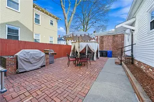 112 Clay St, Central Falls, RI 02863 - Photo 34