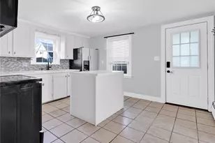 25 Mowry St, Pawtucket, RI 02861 - Photo 6