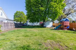 25 Mowry St, Pawtucket, RI 02861 - Photo 22