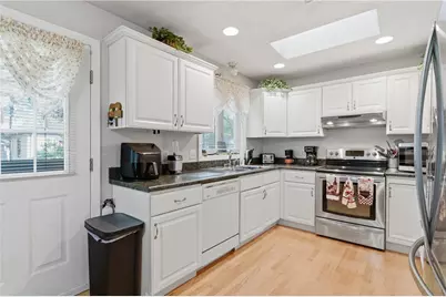 365 Maple Street, Warwick, RI 02888 - Photo 6