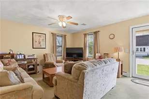 365 Maple St, Warwick, RI 02888 - Photo 16