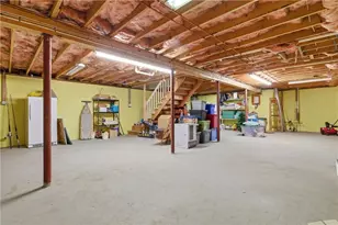 365 Maple St, Warwick, RI 02888 - Photo 26