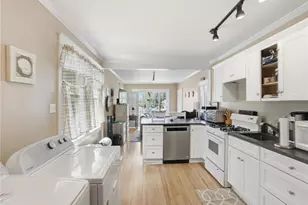 192 Washington Rd, Barrington, RI 02806 - Photo 16