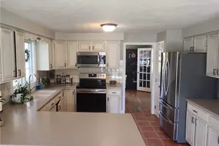 54 Sefton Dr, Bristol, RI 02809 - Photo 4