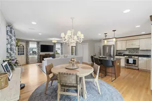 32 Sunny View Ct, Warwick, RI 02886 - Photo 22