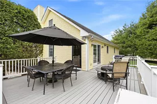 32 Sunny View Ct, Warwick, RI 02886 - Photo 8