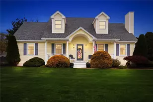 32 Sunny View Ct, Warwick, RI 02886 - Photo 2