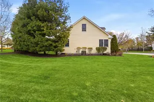 32 Sunny View Ct, Warwick, RI 02886 - Photo 10