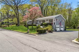 7 Meadowbrook Rd, Lincoln, RI 02865 - Photo 2