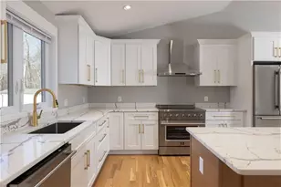 311 Hope Rd, Cranston, RI 02921 - Photo 10