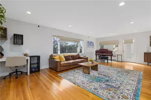 120 Brettonwoods Dr, Cranston, RI 02920 - Photo 4