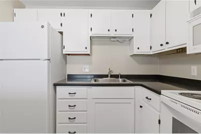 110 Pilgrim Parkway #11, Warwick, RI 02888 - Photo 8