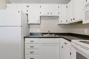 110 Pilgrim Pkwy, Warwick, RI 02888 - Photo 8