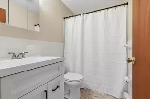 110 Pilgrim Pkwy, Warwick, RI 02888 - Photo 10