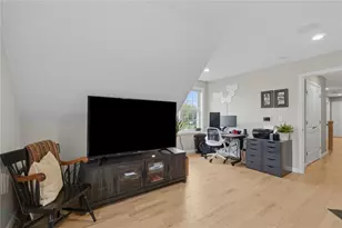 81 Golden View Dr, Johnston, RI 02919 - Photo 30