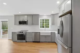 14 Elaine Dr, Hopkinton, RI 02833 - Photo 2