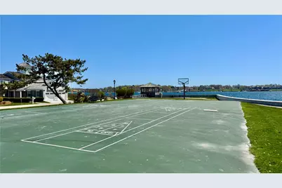 1302 Capella S, Newport, RI 02840 - Photo 32