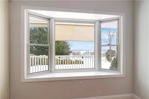 18 Peggy Ln, Portsmouth, RI 02871 - Photo 8