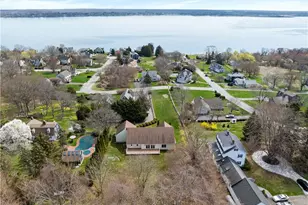 18 Peggy Ln, Portsmouth, RI 02871 - Photo 2