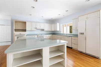 18 Peggy Lane, Portsmouth, RI 02871 - Photo 6