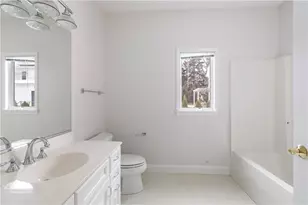 18 Peggy Ln, Portsmouth, RI 02871 - Photo 18